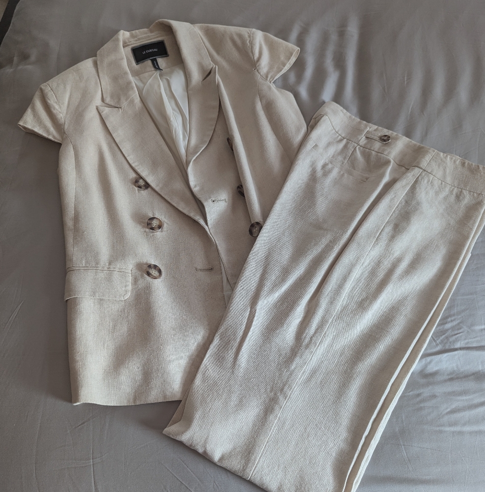 Le Chateau Cream Blazer with White Lining